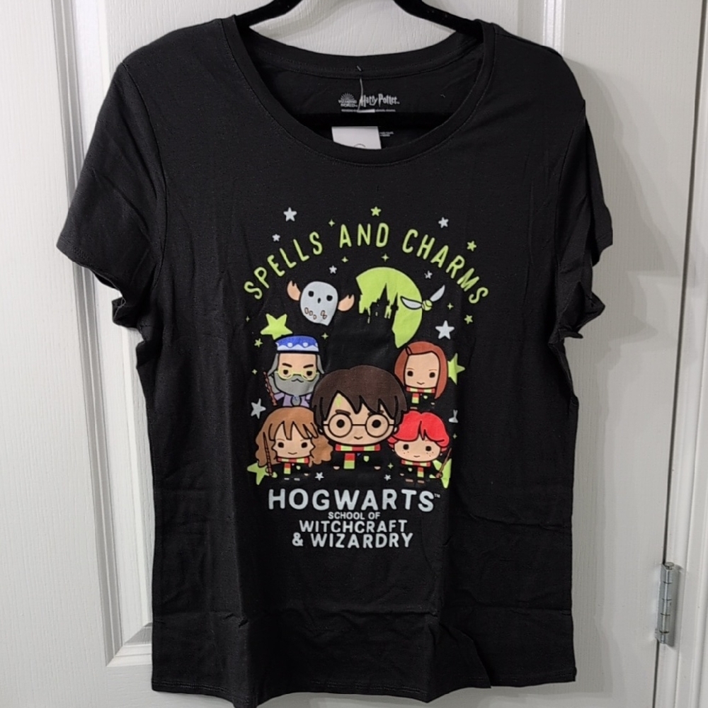 Harry Potter Womens Hogwarts NWT large Black T-Shirt